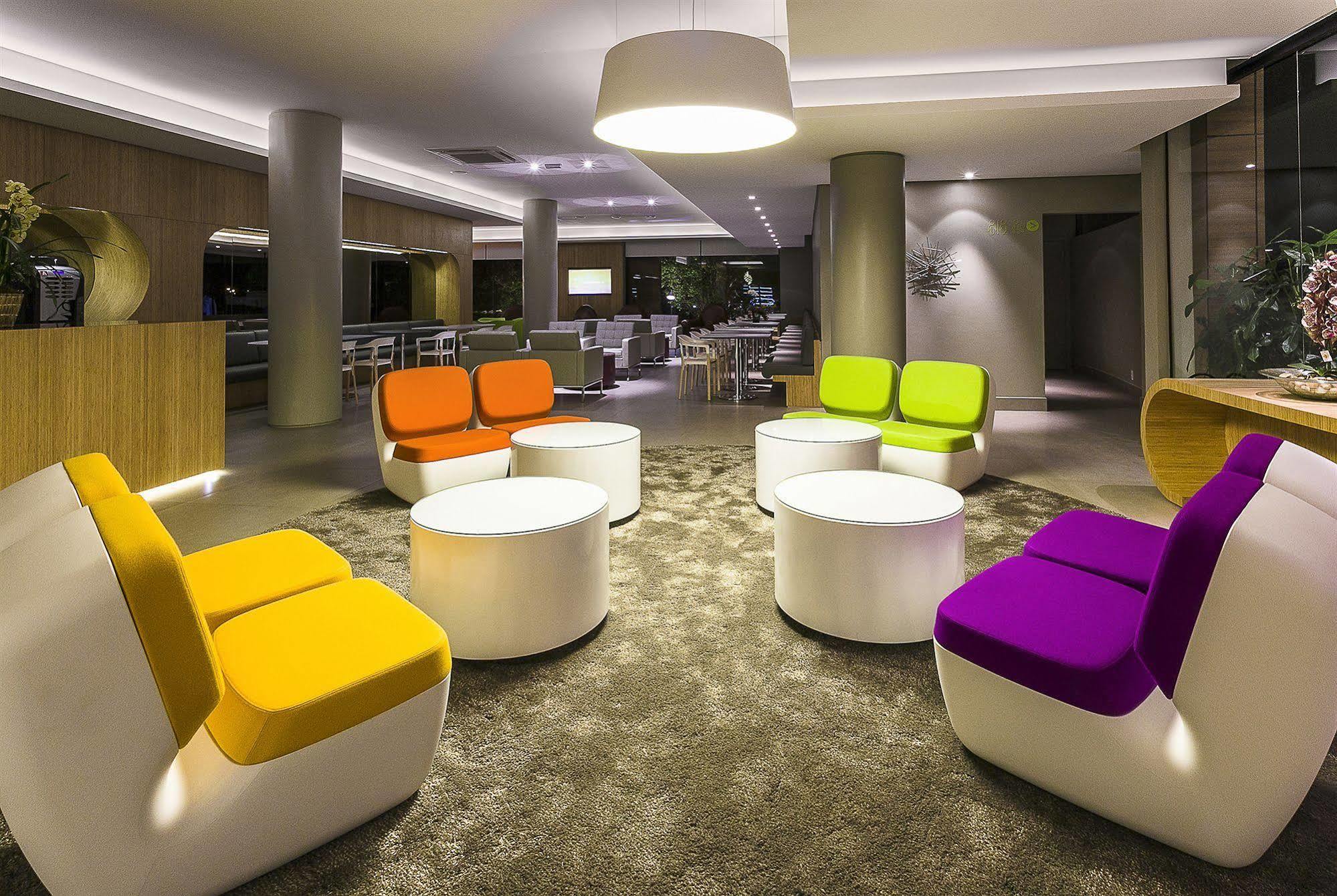 Dmax Hotel